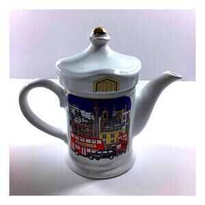 Vintage Wade London life porcelain tea pot, made in stroke on Trent England